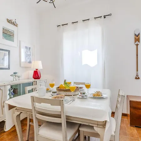 #341 Casa Da Guida 44 By Holidays * Ольюш-ди-Агуа (Албуфейра)