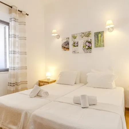 #341 Casa Da Guida 44 By Holidays * Ольюш-ди-Агуа (Албуфейра)